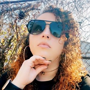 Meet your Posher, Denise